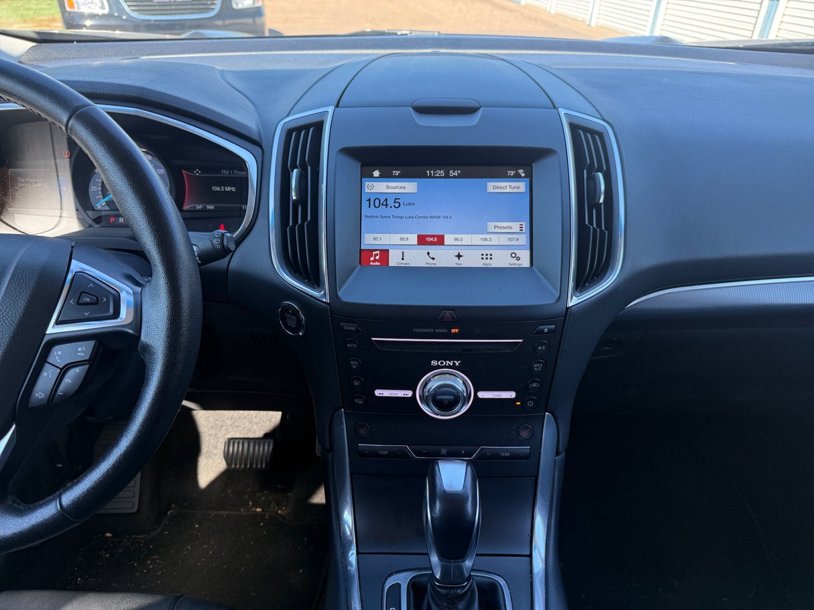 Used 2018 Ford Edge Titanium w/ Technology Package AWD/4WD image 15
