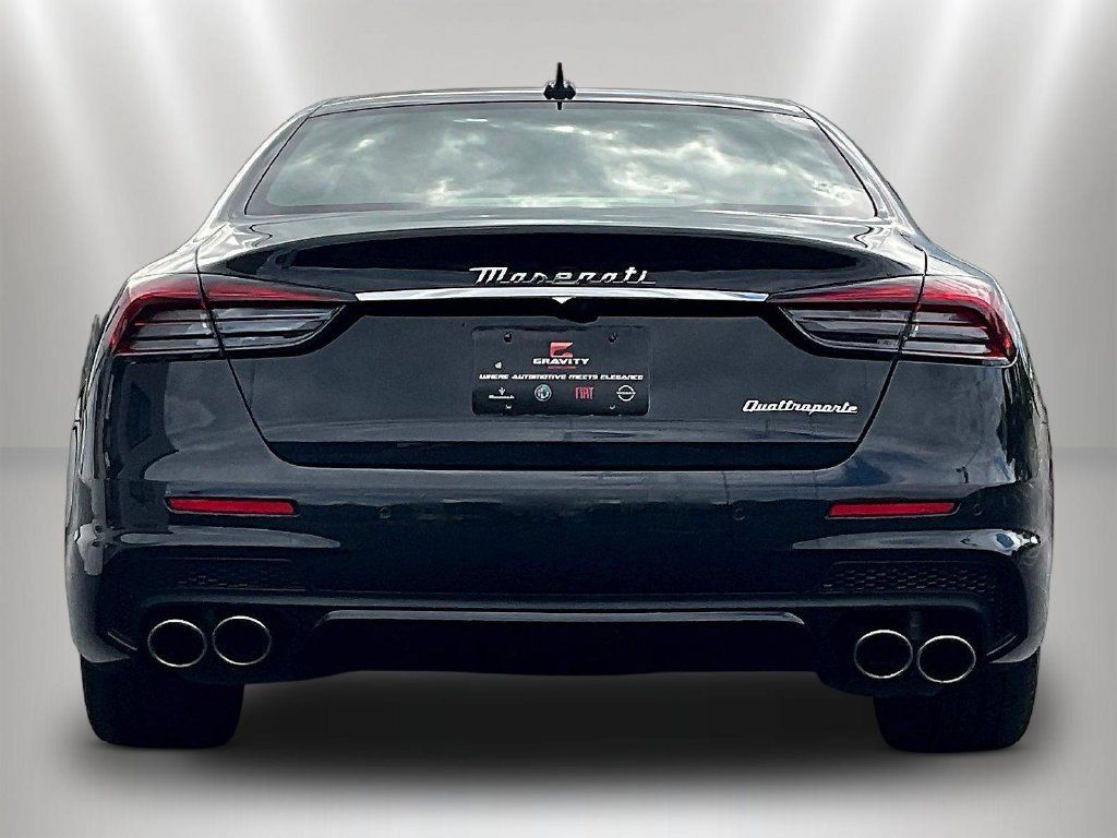 Used 2022 Maserati Quattroporte Modena RWD image 5