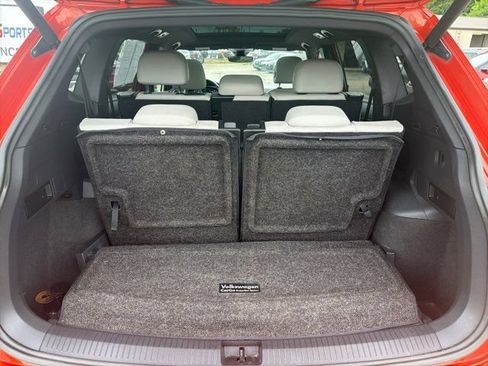 Used 2018 Volkswagen Tiguan SEL Premium w/ R-Line Package FWD image 12
