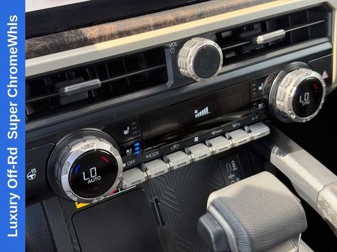 Used 2024 Toyota Tacoma Limited w/ Limited Package (LT) AWD/4WD image 28