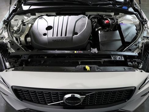 Used 2024 Volvo S60 B5 Core image 36