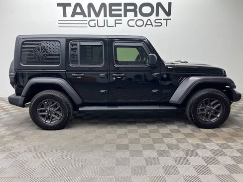 Used 2024 Jeep Wrangler Unlimited Sport AWD/4WD image 4