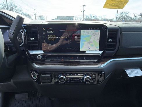 New 2026 GMC Sierra 1500 SLE image 23