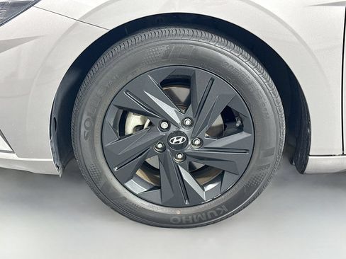 Used 2023 Hyundai Elantra SEL FWD image 30