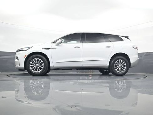 Used 2023 Buick Enclave Essence AWD/4WD image 29