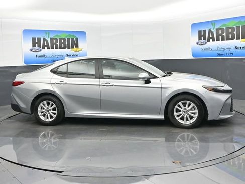 Used 2025 Toyota Camry LE w/ Convenience Package FWD image 7