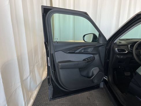 Used 2023 Chevrolet TrailBlazer LT FWD image 17