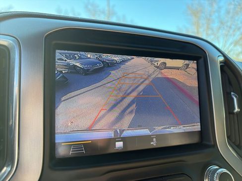 Used 2019 GMC Sierra 1500 SLT image 16