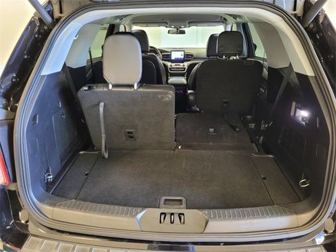 Used 2021 Ford Explorer XLT w/ Equipment Group 202A image 15