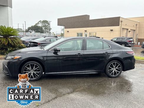Used 2024 Toyota Camry SE FWD image 2