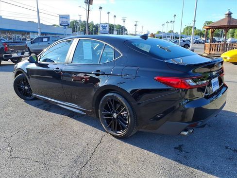 Used 2025 Toyota Camry SE FWD image 6