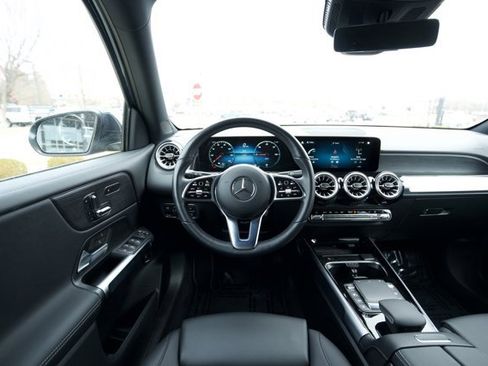 Certified 2023 Mercedes-Benz EQB 300 4MATIC image 24