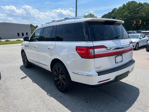 Used 2018 Lincoln Navigator Reserve w/ Technology Package AWD/4WD image 4