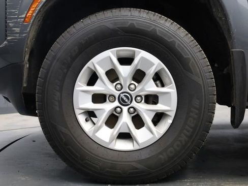 Used 2024 Nissan Frontier SV w/ Tow Package image 8