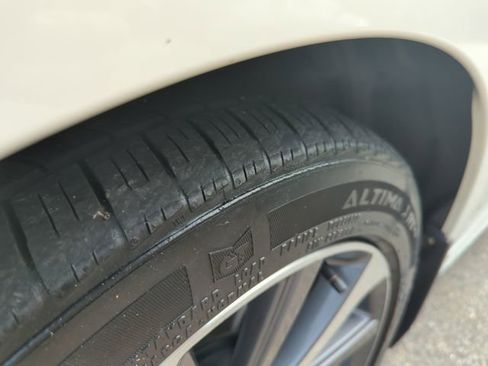 Used 2018 Subaru Legacy 3.6R Limited image 32