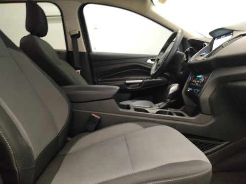 Used 2019 Ford Escape SE FWD image 21
