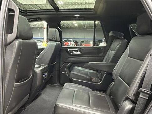 Used 2022 Chevrolet Tahoe LT w/ Luxury Package image 14