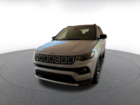 Used 2025 Jeep Compass Limited AWD/4WD image 7