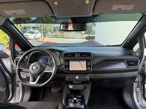 Used 2020 Nissan Leaf SV w/ SV Technology Package FWD image 13