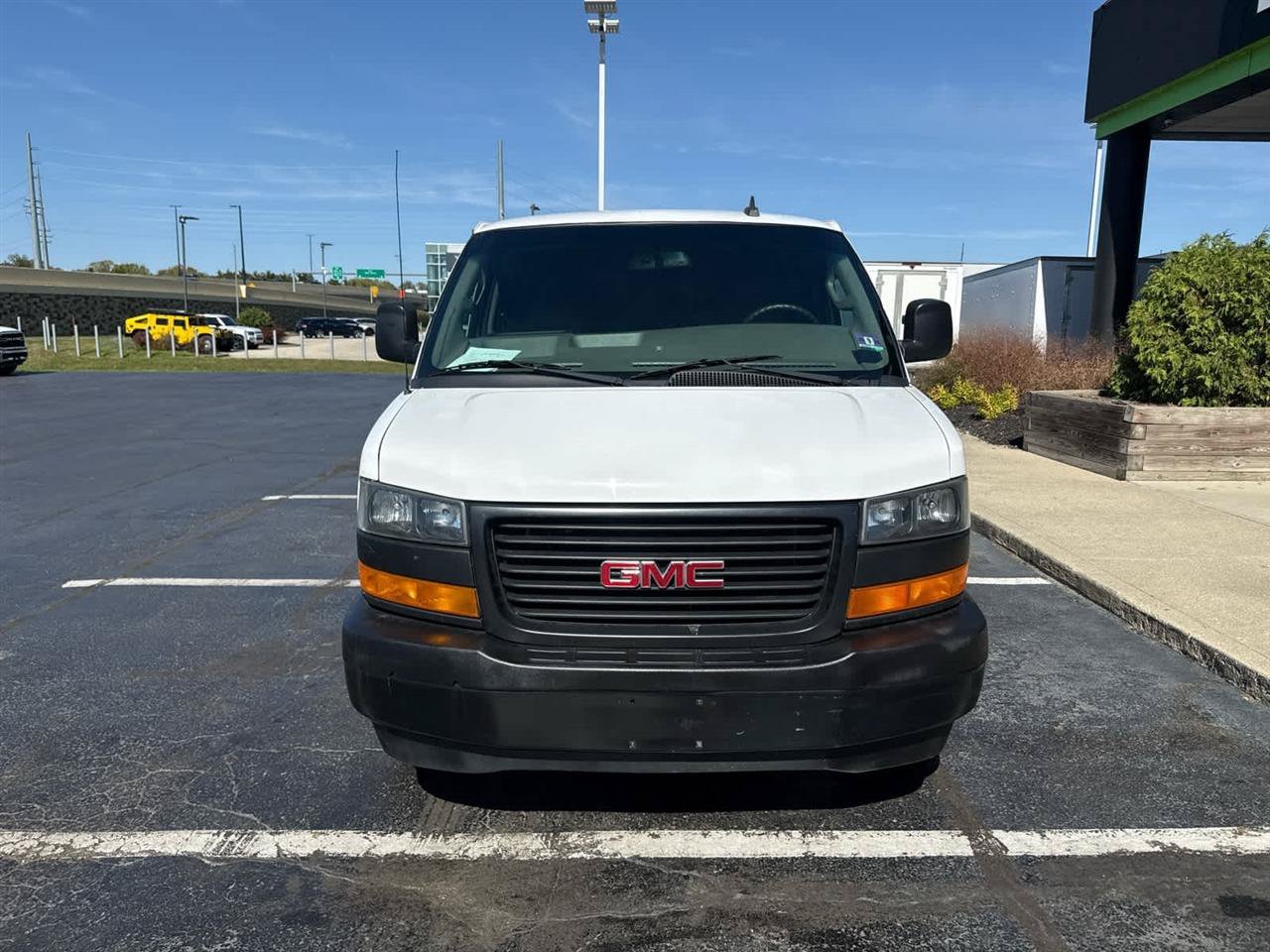 Used 2020 GMC Savana 2500 RWD image 3