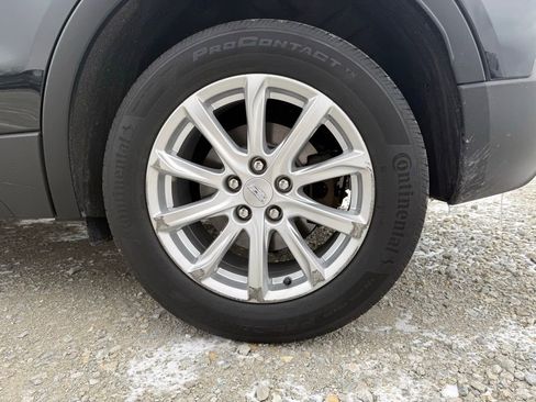 Certified 2023 Cadillac XT4 Luxury w/ Cold Weather Package image 15