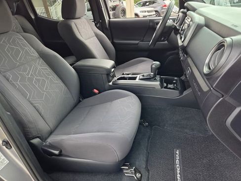 Used 2017 Toyota Tacoma TRD Sport w/ Tow Package image 29