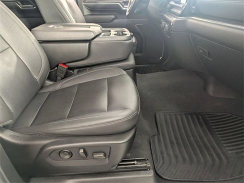 Used 2024 Chevrolet Silverado 2500 LTZ image 32