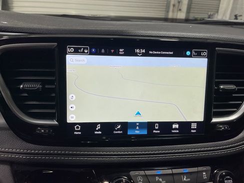Used 2026 Chrysler Pacifica Limited FWD image 35