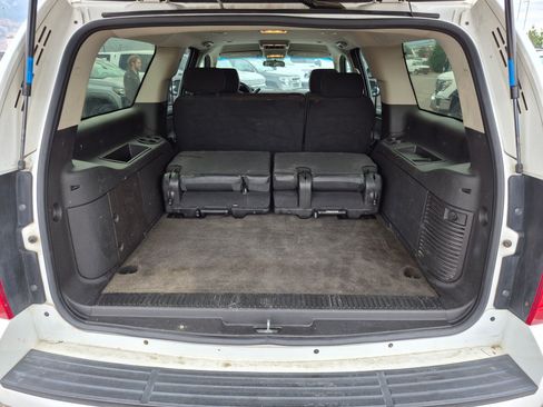 Used 2009 Chevrolet Suburban 2500 LS w/ Skid Plate Package AWD/4WD image 27