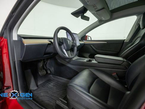 Used 2023 Tesla Model Y Long Range AWD/4WD image 10