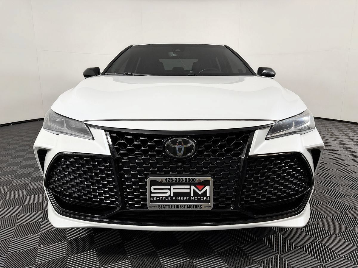 Used 2019 Toyota Avalon Touring w/ Advanced Safety Package FWD image 4