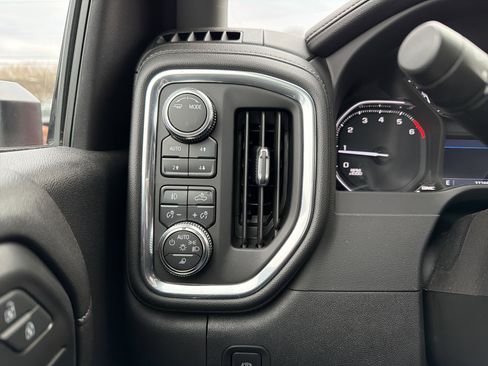 Certified 2022 GMC Sierra 2500 SLT w/ SLT Convenience Package image 22