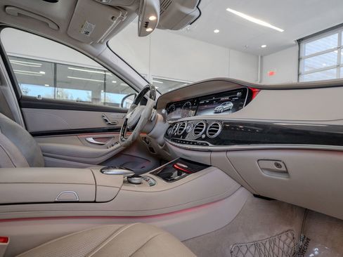 Used 2016 Mercedes-Benz S 550 Sedan image 17