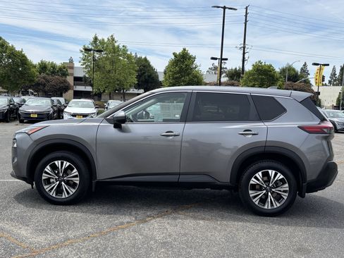 Used 2023 Nissan Rogue SV FWD image 6