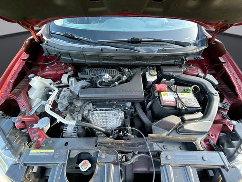 Used 2015 Nissan Rogue S FWD image 29