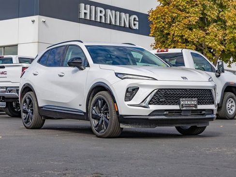 Used 2025 Buick Envision Sport Touring image 1