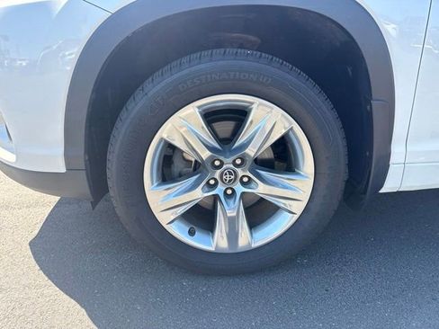 Used 2017 Toyota Highlander Limited AWD/4WD image 8