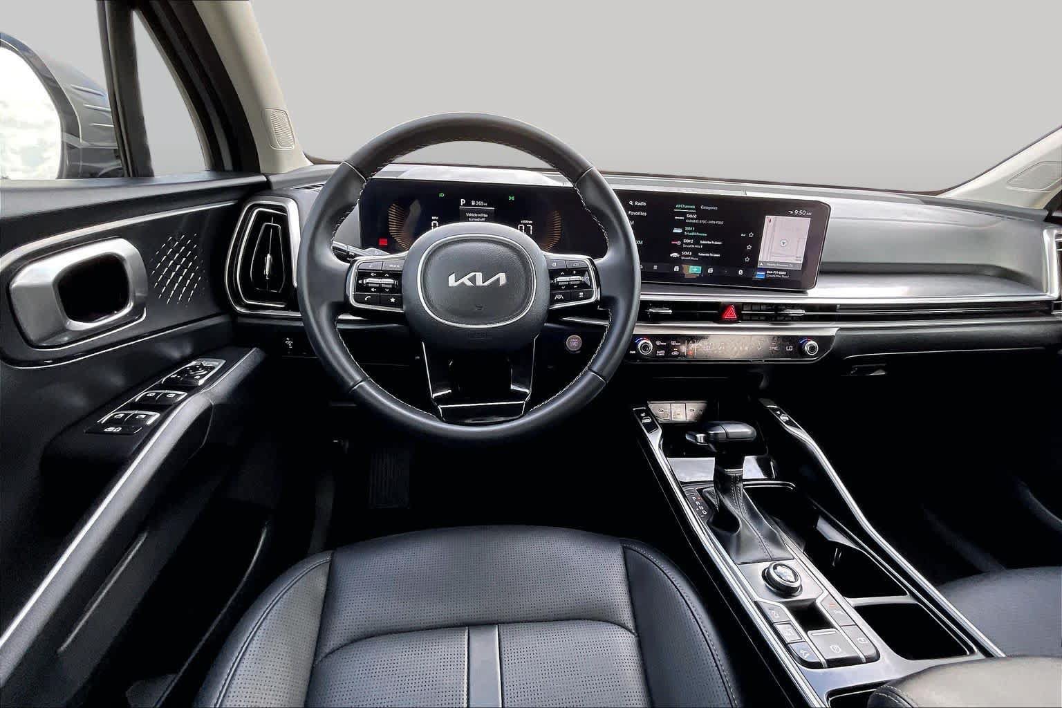 Used 2025 Kia Sorento S w/ Panoramic Sunroof Package FWD image 6