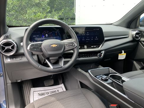 Used 2026 Chevrolet Equinox LT w/ Safety and Technology Package FWD image 34