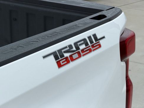 Used 2022 Chevrolet Silverado 1500 LT Trail Boss image 13
