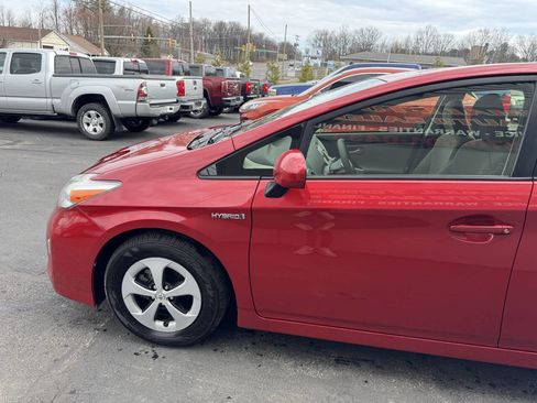 Used 2015 Toyota Prius Three FWD image 4