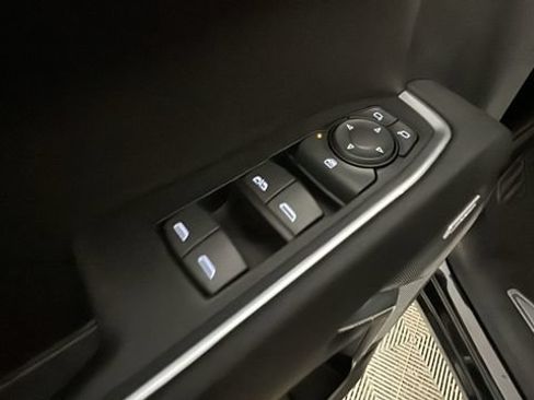 Used 2023 GMC Sierra 1500 Elevation w/ Preferred Package AWD/4WD image 10
