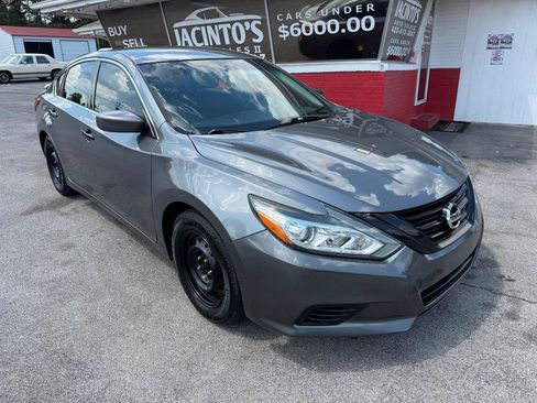 Used 2017 Nissan Altima 2.5 S w/ Power Driver Seat Package FWD image 1