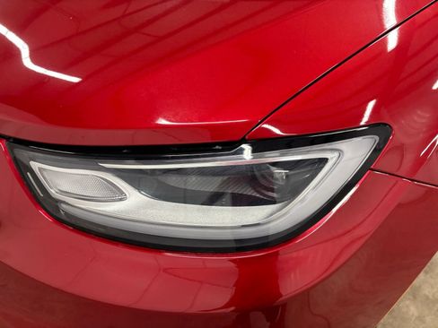 Used 2025 Chrysler Pacifica Limited FWD image 8