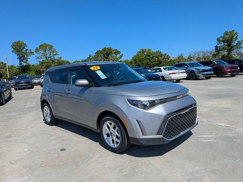 Certified 2023 Kia Soul S FWD image 2