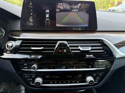 Used 2018 BMW 530i w/ Premium Package image 46