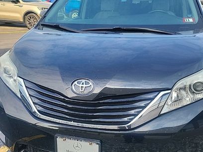 Used 2016 Toyota Sienna LE