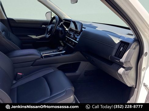 Certified 2023 Nissan Pathfinder SL w/ SL Premium Package image 19