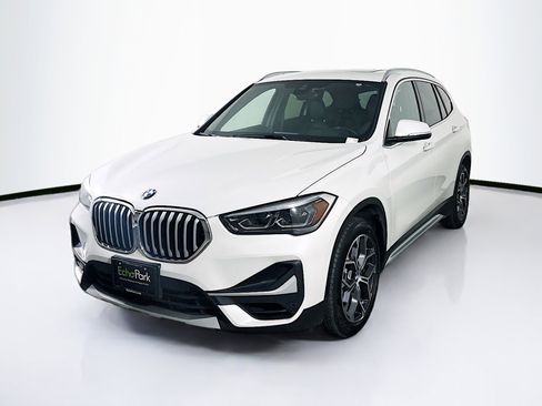 Used 2021 BMW X1 xDrive28i w/ Premium Package image 3