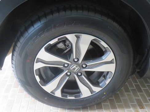 Used 2018 Honda CR-V LX image 9